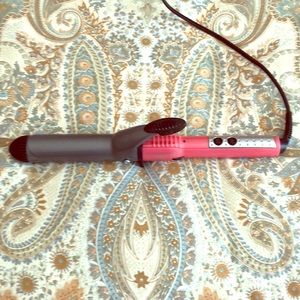 Infiniti Pro Conair hair curling iron 1 1/4 inch